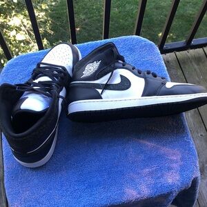 Air Jordan 1 Mid SE white and black elephant design